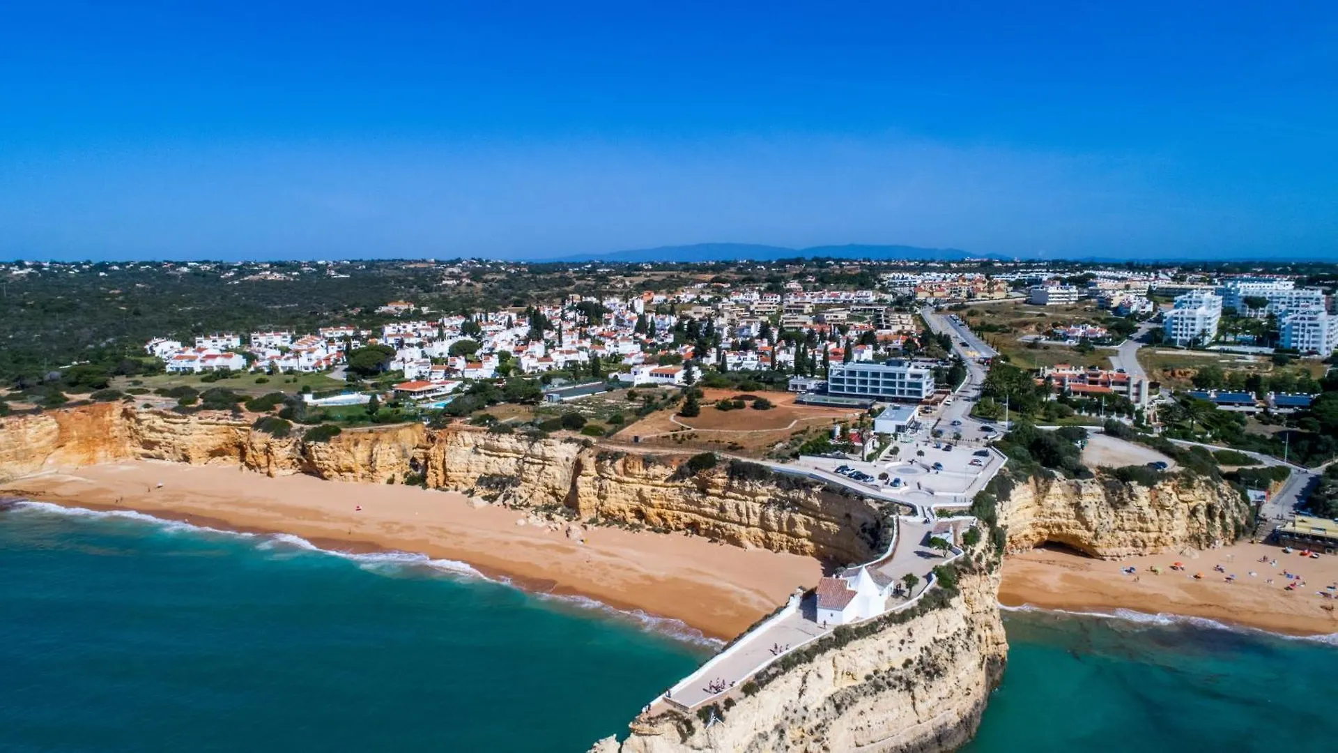 Apartment With 2 Bedrooms, 2M To The Beach Armacao de Pera