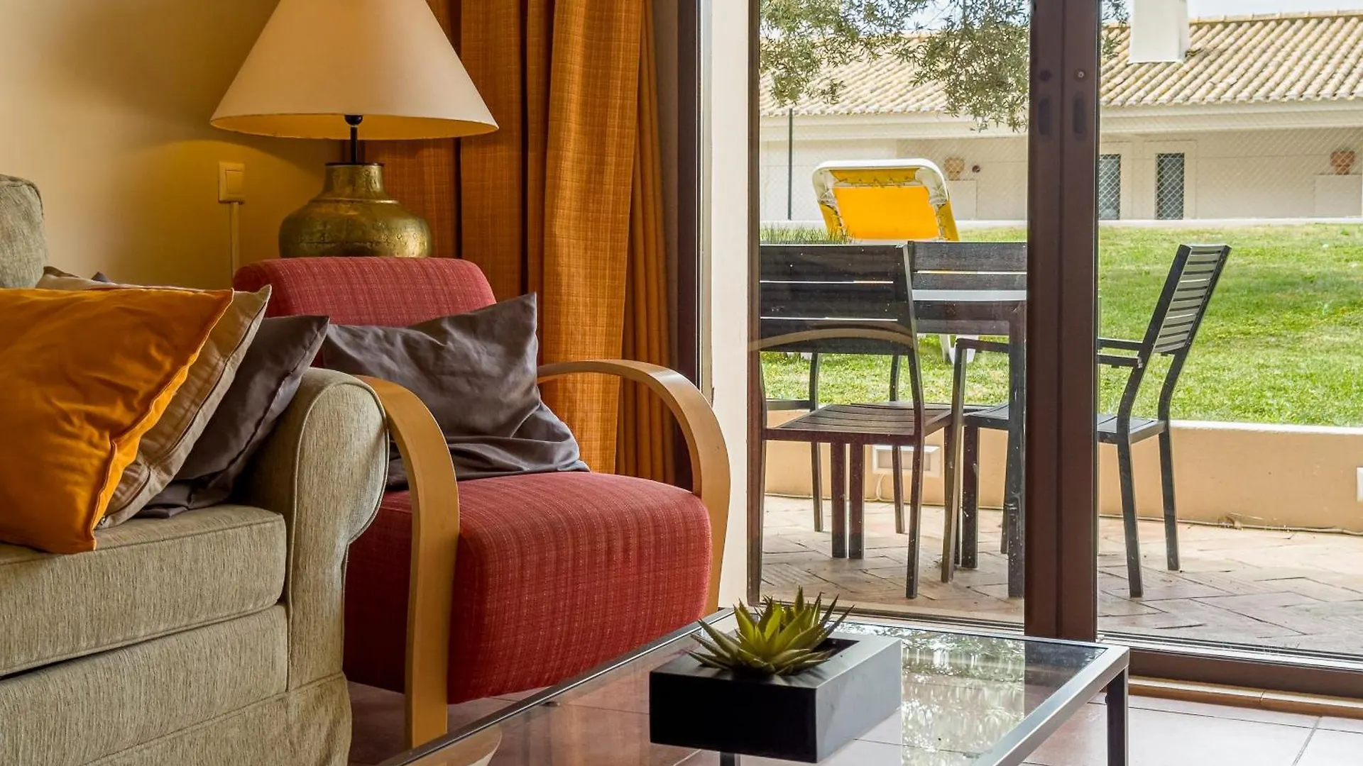 Apartment With 2 Bedrooms, 2M To The Beach Armação de Pêra