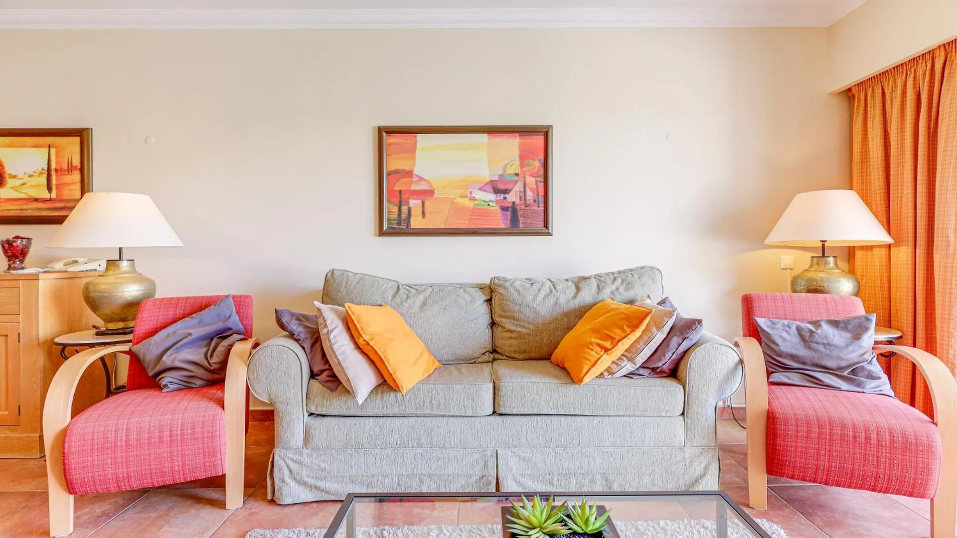 Apartment With 2 Bedrooms, 2M To The Beach Armação de Pêra