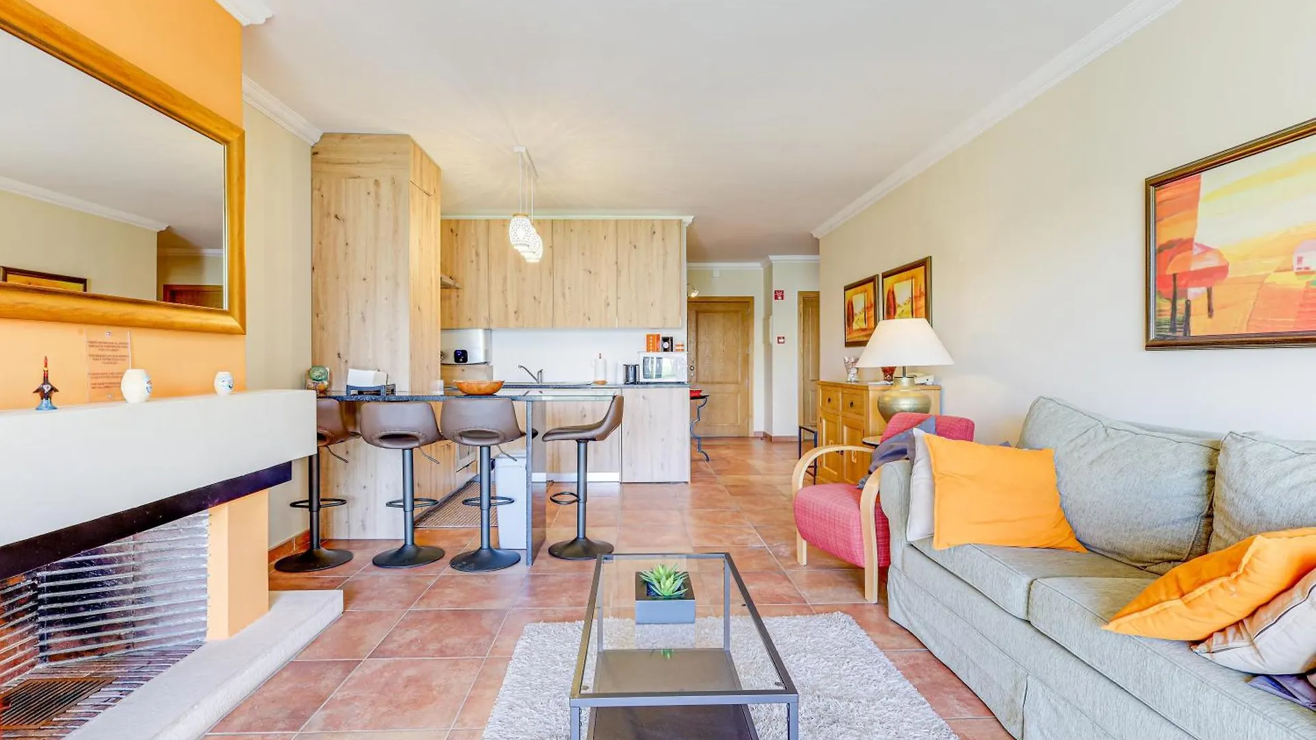 Apartment With 2 Bedrooms, 2M To The Beach Armação de Pêra