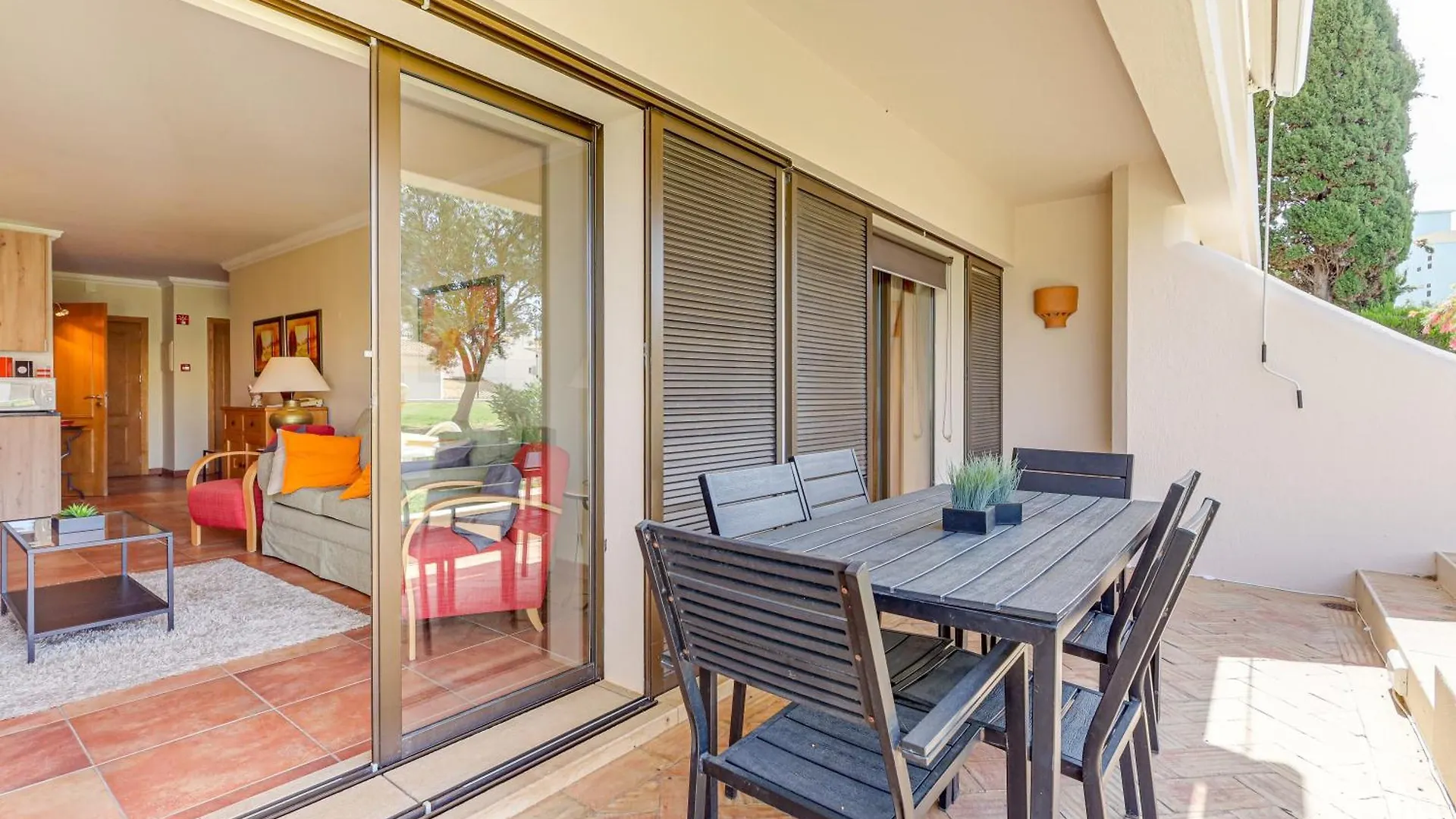 Apartment With 2 Bedrooms, 2M To The Beach Armação de Pêra Portugal