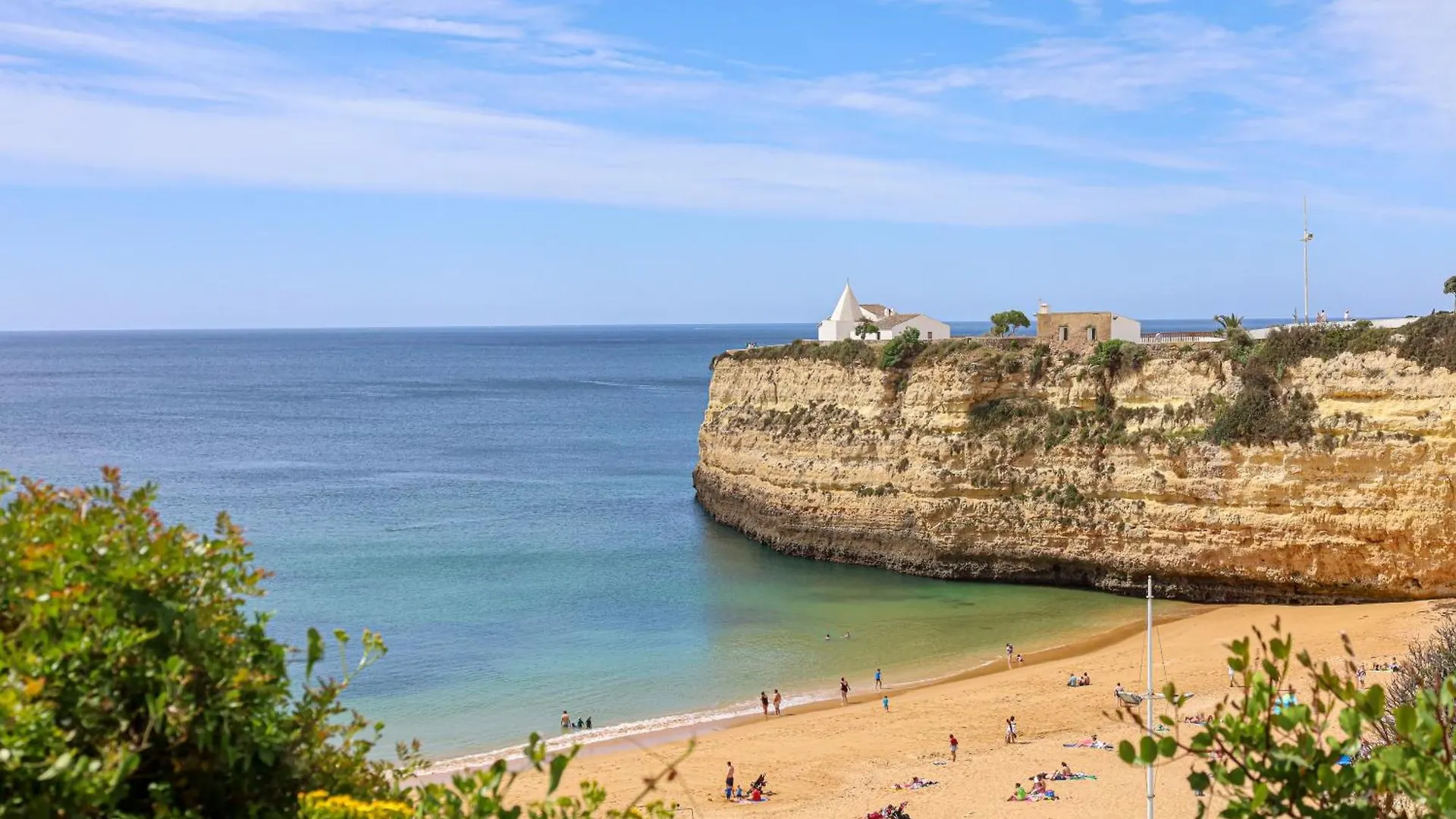 Apartment With 2 Bedrooms, 2M To The Beach Armação de Pêra Portugal