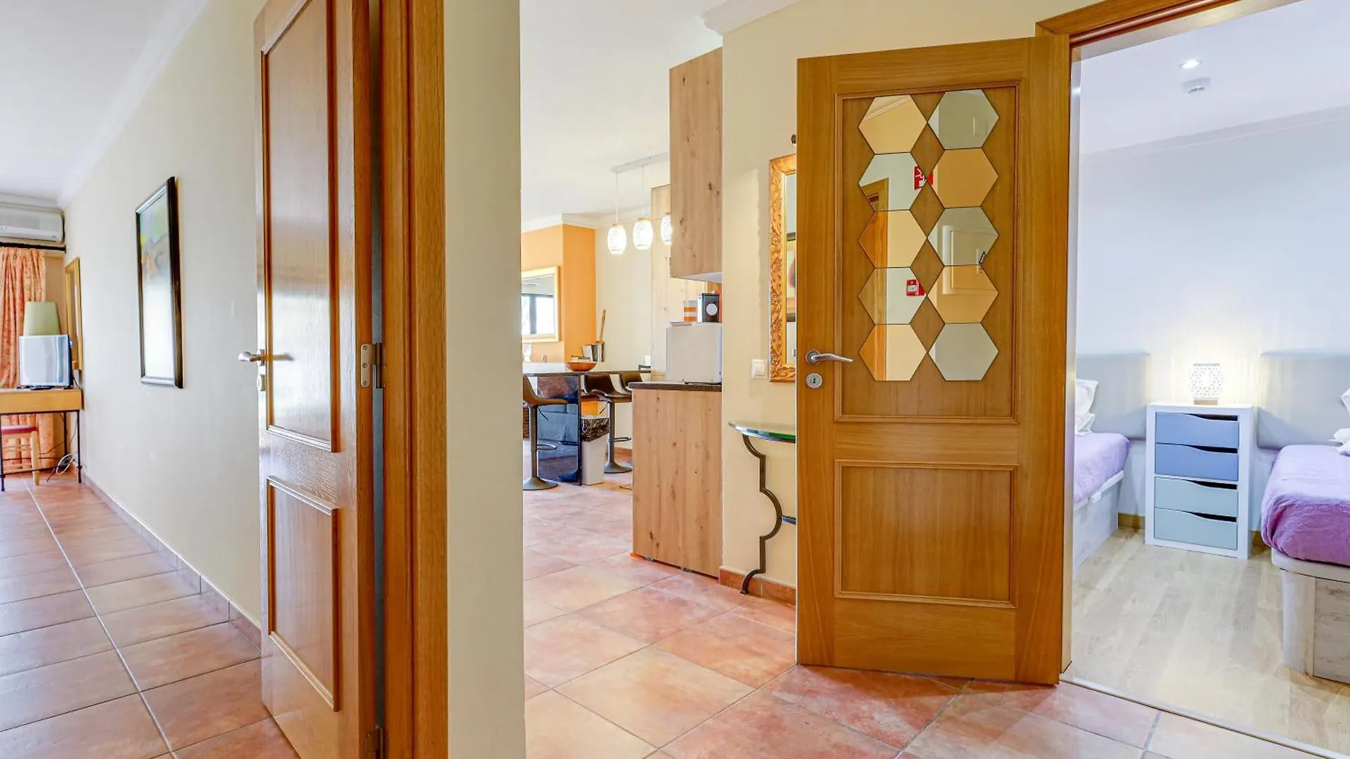 Apartment With 2 Bedrooms, 2M To The Beach Armação de Pêra Portugal