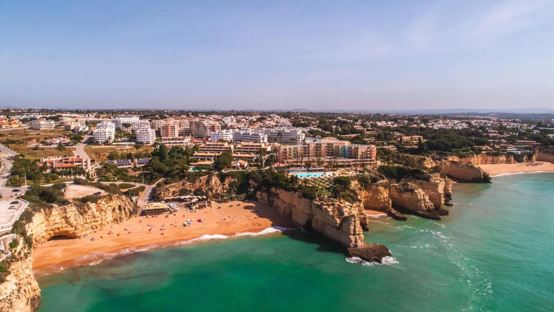 Apartment With 2 Bedrooms, 2M To The Beach Armação de Pêra
