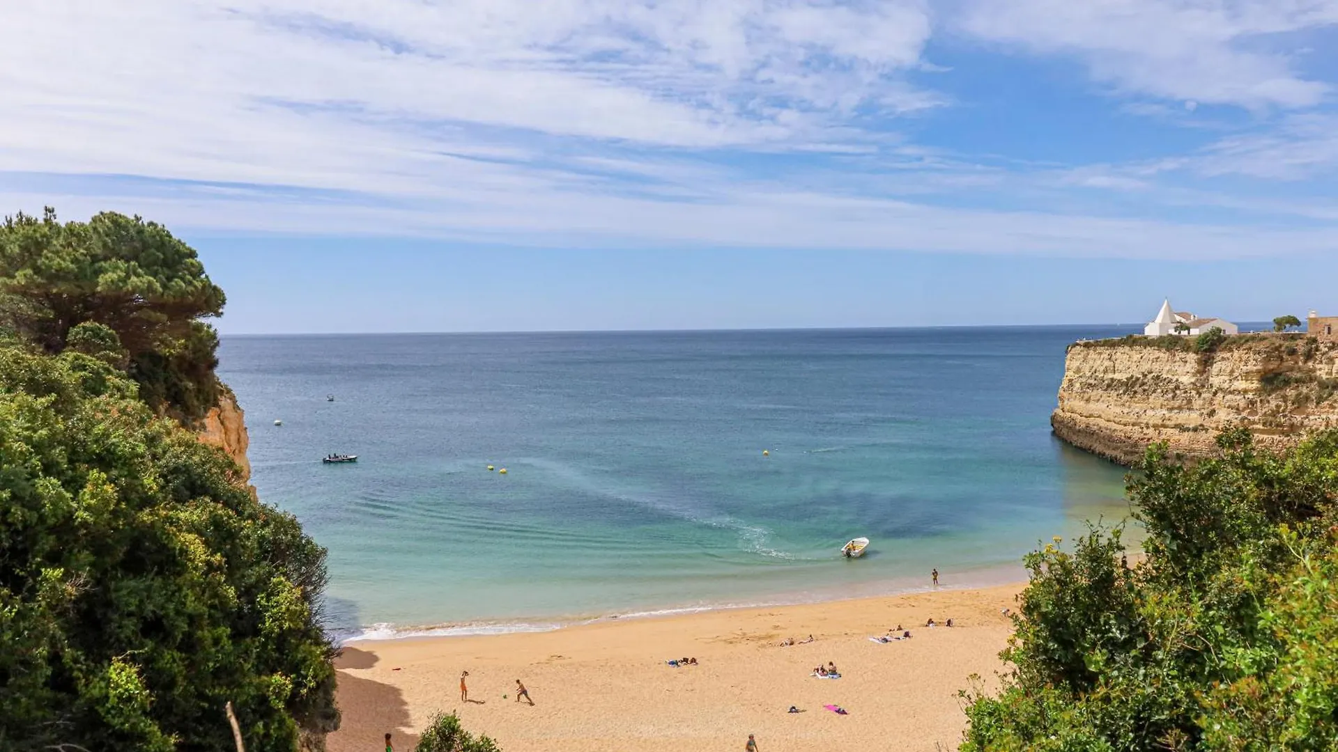 Apartment With 2 Bedrooms, 2M To The Beach Armação de Pêra 0*,