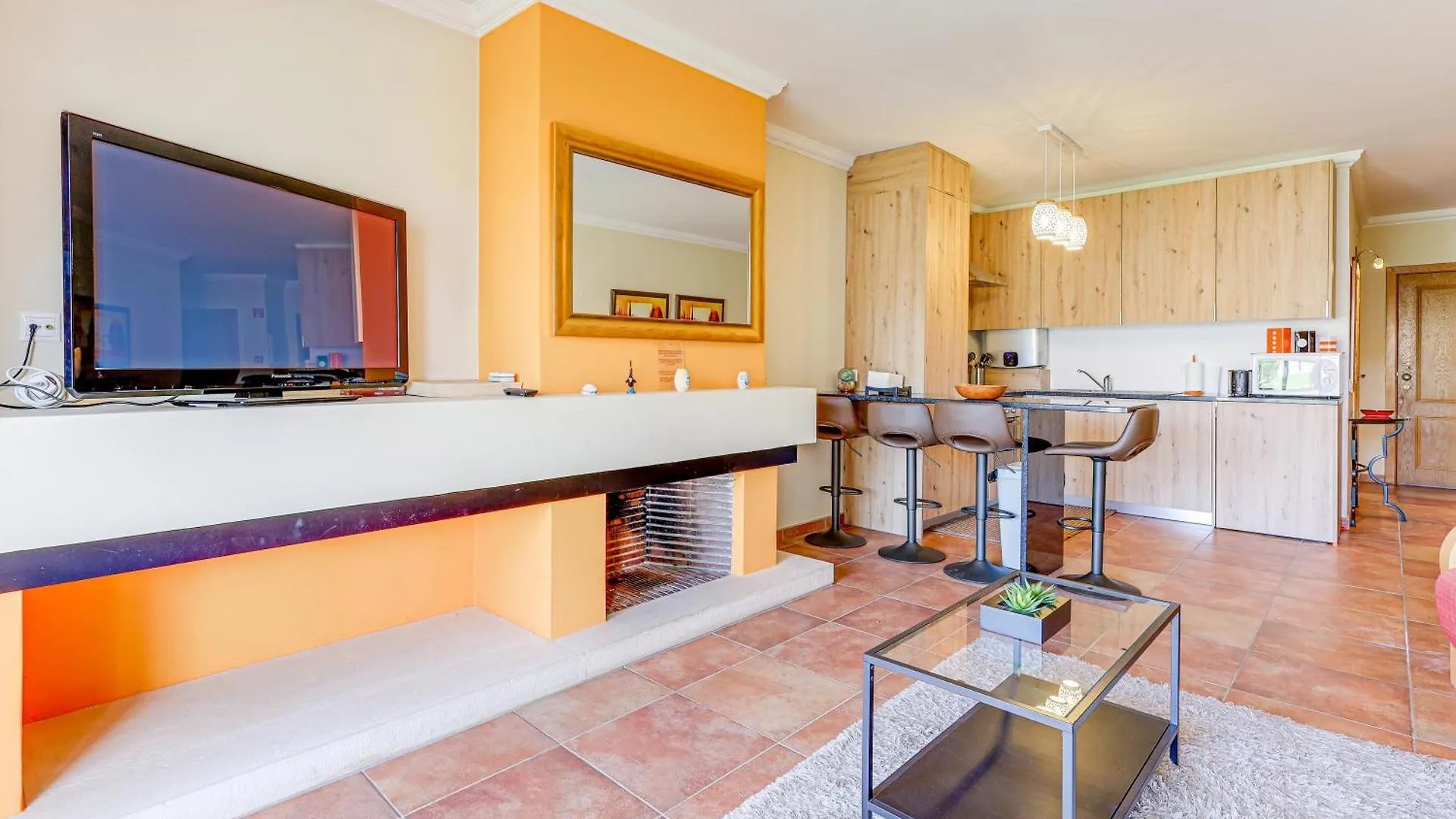 Apartment With 2 Bedrooms, 2M To The Beach Armação de Pêra