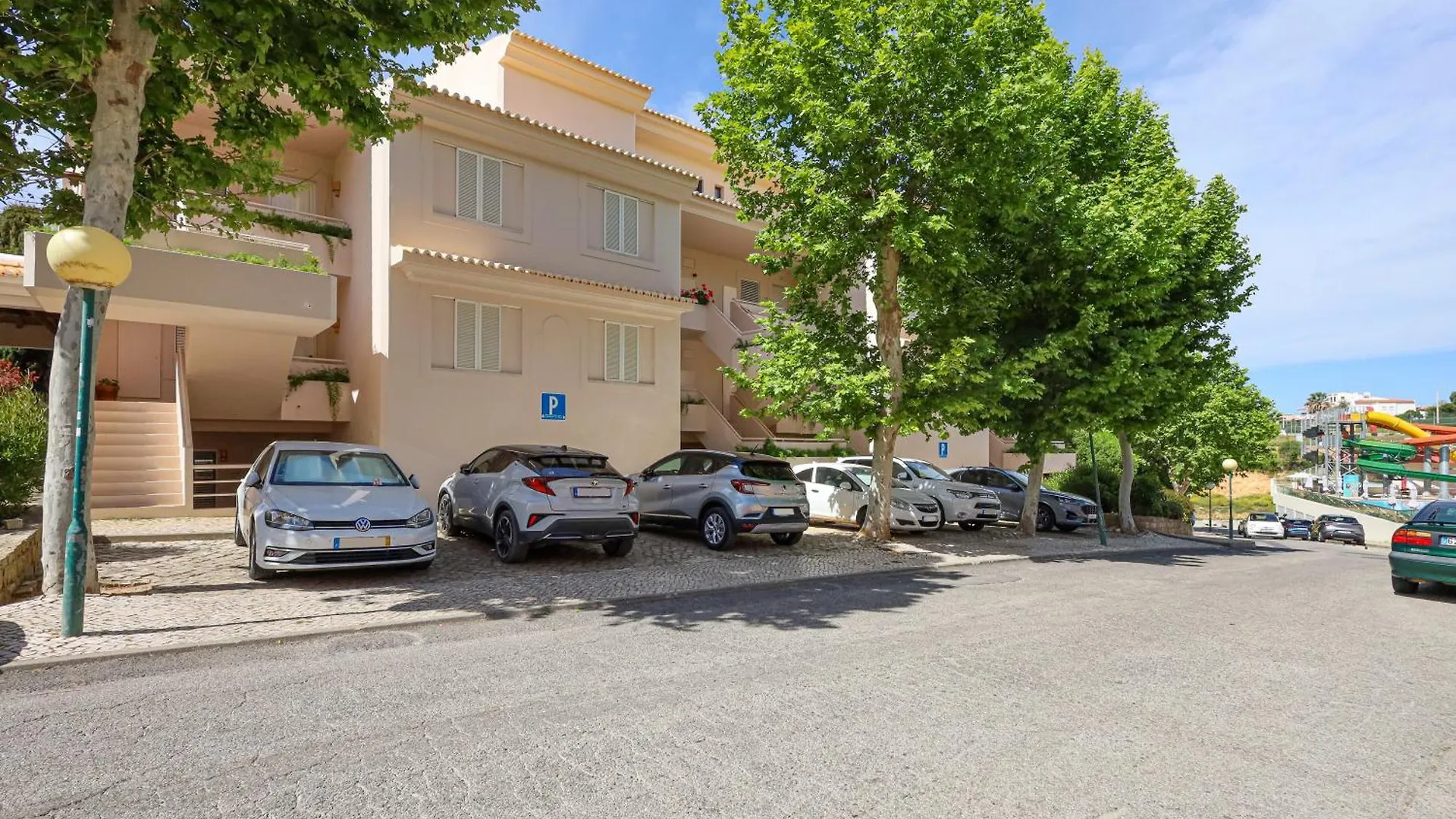 Apartment With 2 Bedrooms, 2M To The Beach Armação de Pêra